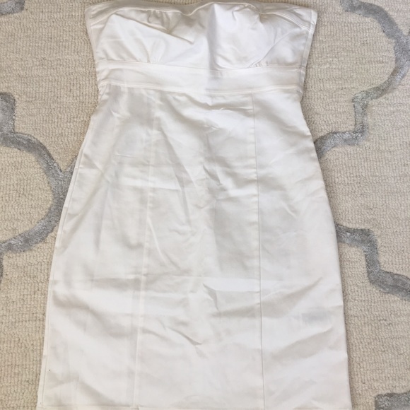 H&M Dresses & Skirts - White strapless H&M dress